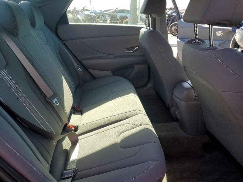 2024 HYUNDAI ELANTRA SEL 10