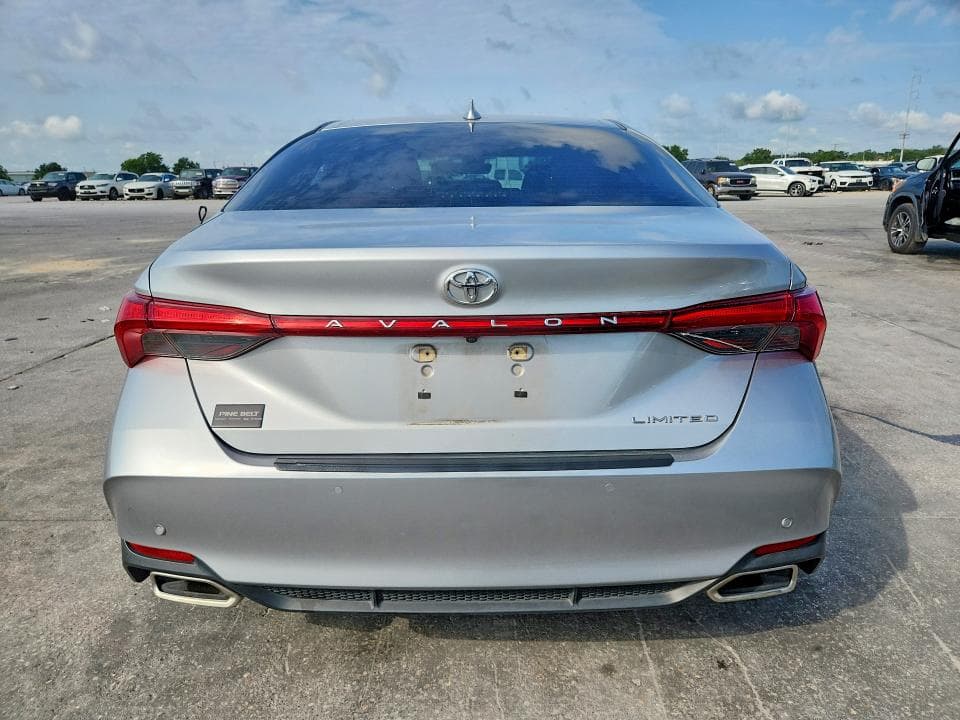 2020 TOYOTA AVALON LIMITED 6