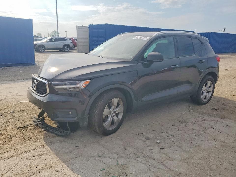 2022 VOLVO XC40 T5 MOMENTUM