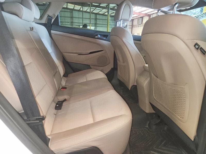 2017 HYUNDAI TUCSON SE 11