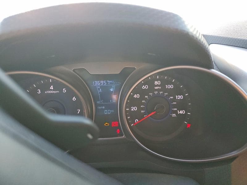 2017 HYUNDAI VELOSTER BASE 9