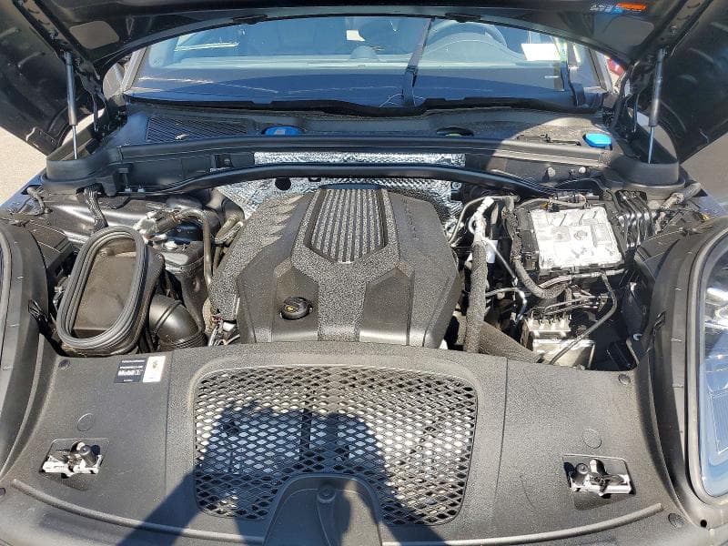2026 PORSCHE MACAN BASE 12