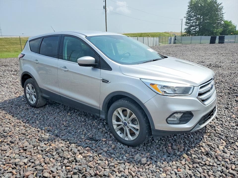 2017 FORD ESCAPE SE 4