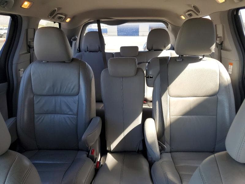2017 TOYOTA SIENNA XLE PREMIUM 8-PASSENGER 10