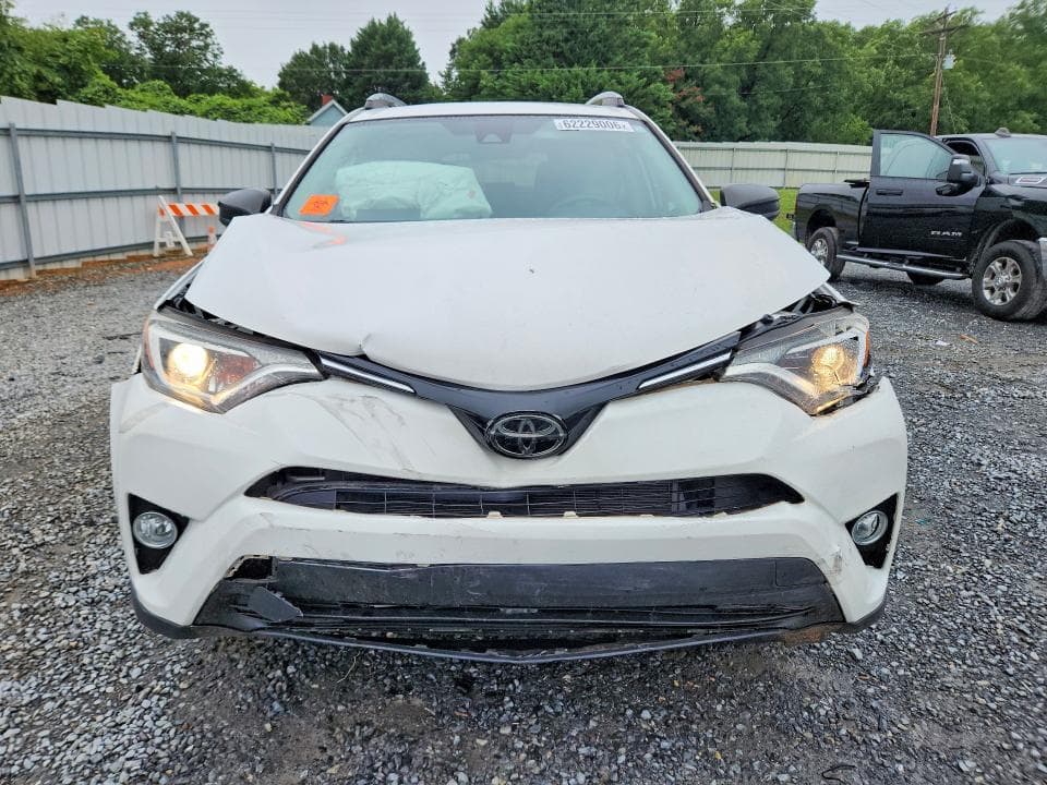 2018 TOYOTA RAV4 LE 5