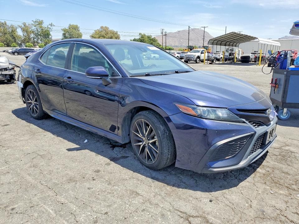 2022 TOYOTA CAMRY SE 4