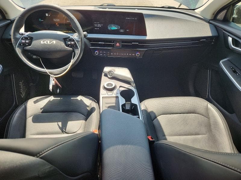 2022 KIA EV6 WIND 8