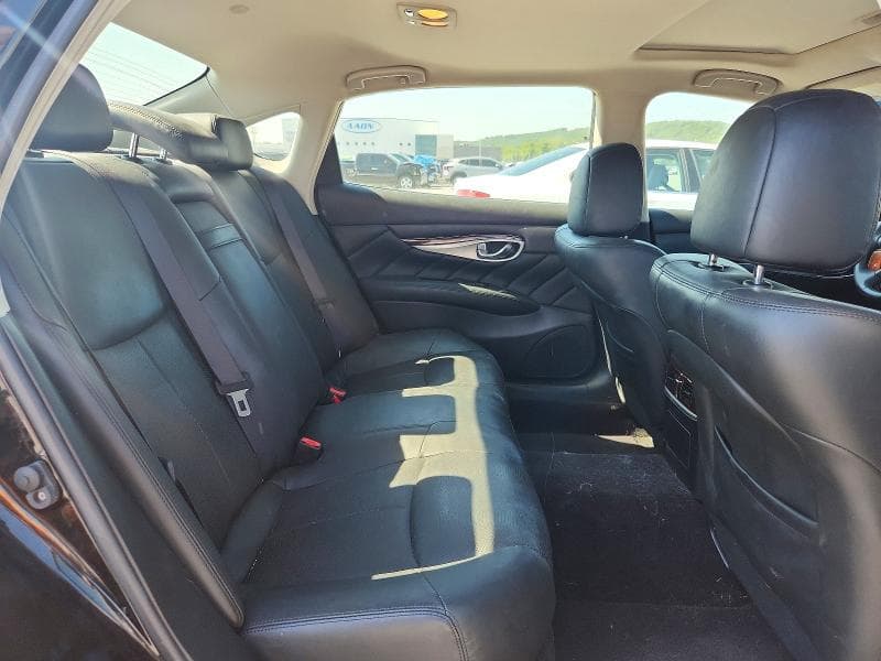 2017 INFINITI Q70L 3.7 10