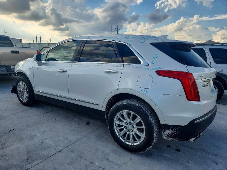 2018 CADILLAC XT5 2