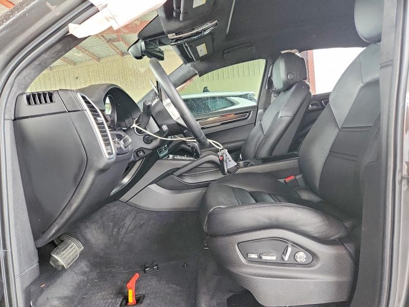 2021 PORSCHE CAYENNE GTS 7