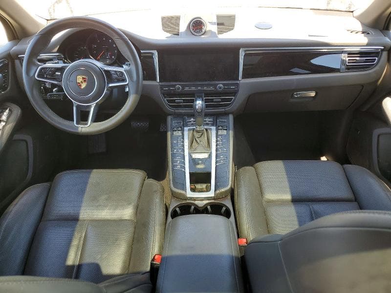2021 PORSCHE MACAN 8
