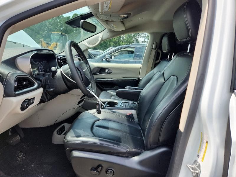 2023 CHRYSLER PACIFICA TOURING L 7