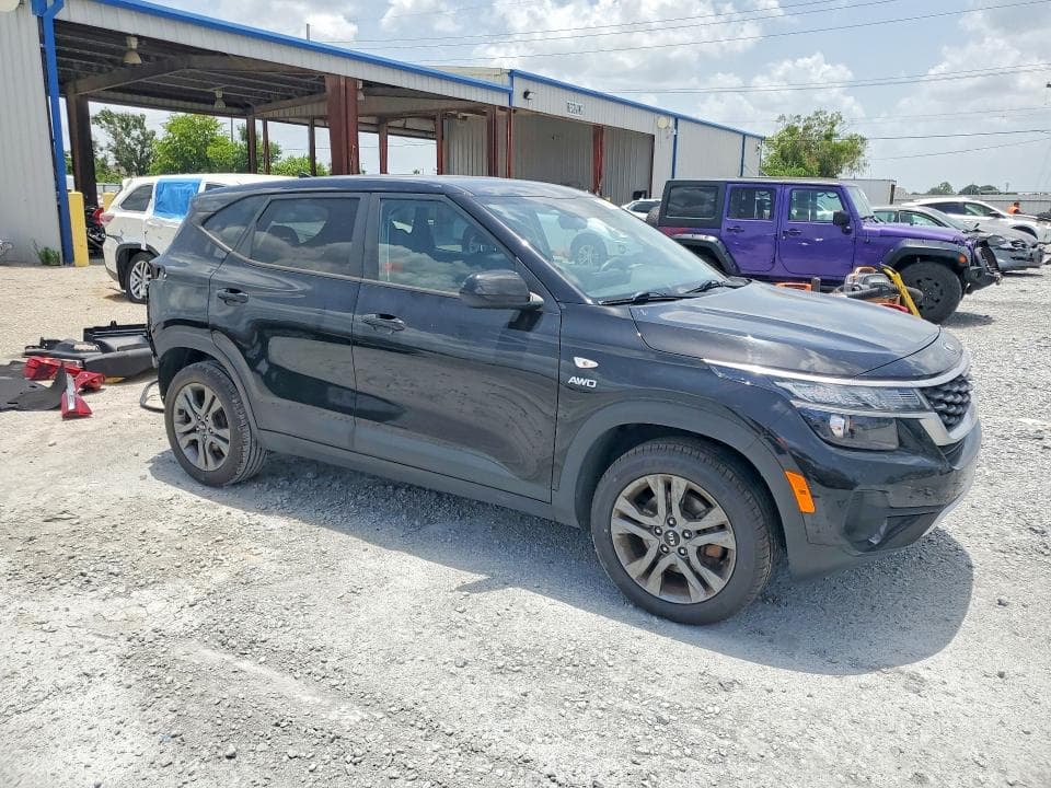 2021 KIA SELTOS LX 4