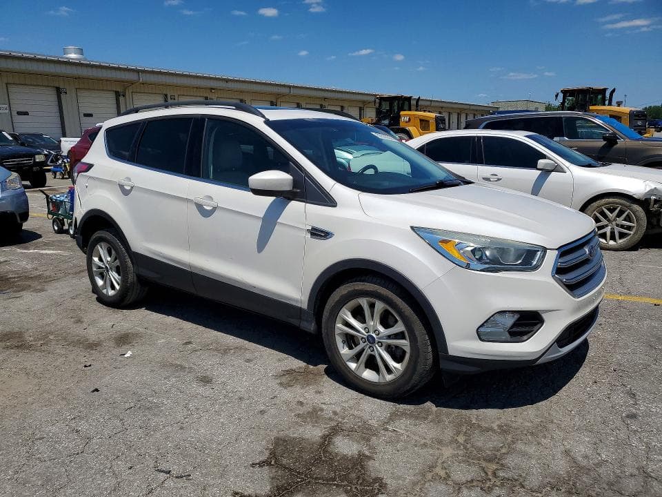 2017 FORD ESCAPE SE 4