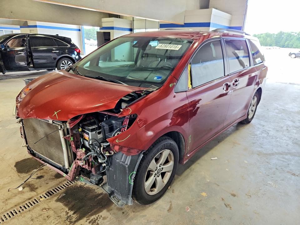 2020 TOYOTA SIENNA LE - 1