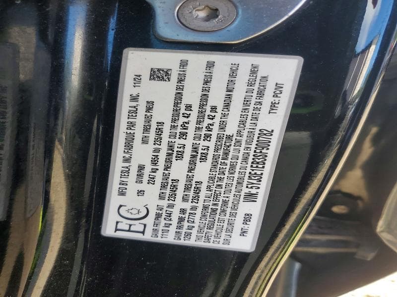 2025 TESLA MODEL 3 12