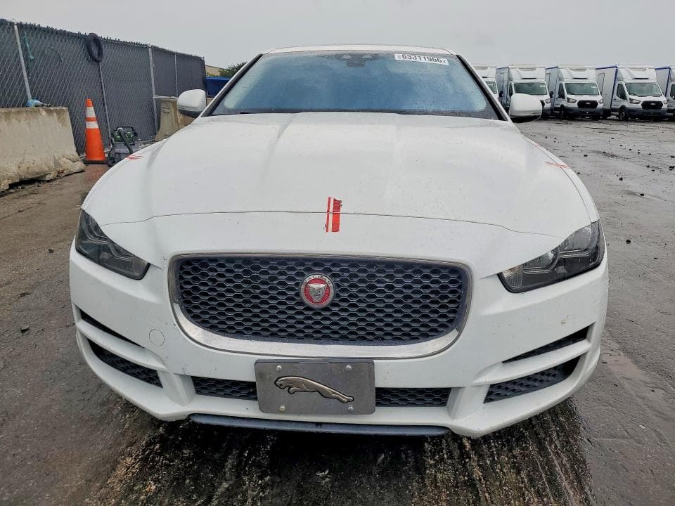 2018 JAGUAR XE PREMIUM 5