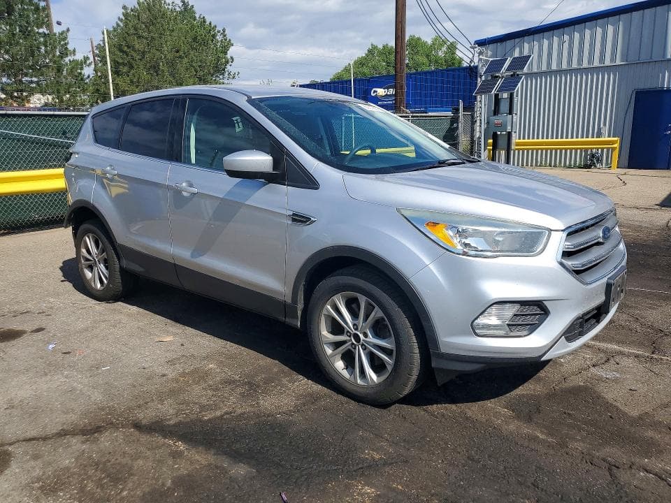 2017 FORD ESCAPE SE 4
