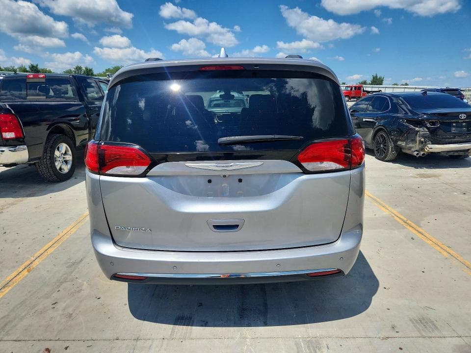 2017 CHRYSLER PACIFICA 6