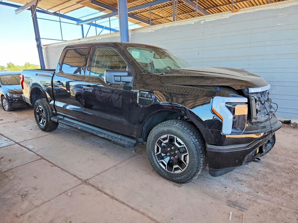 2022 FORD F150 LIGHTNING PRO 4