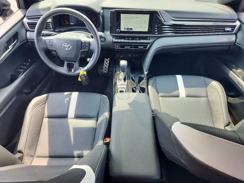 2025 TOYOTA CAMRY SE 8