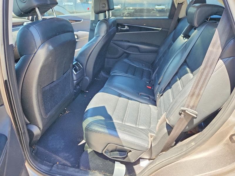 2017 KIA SORENTO EX 11