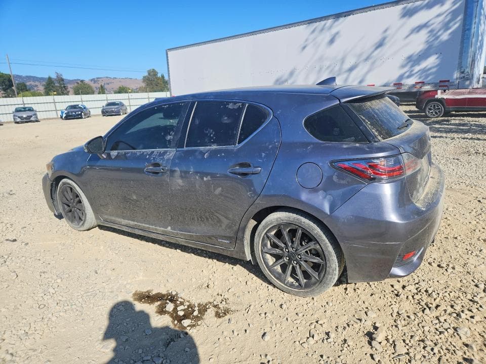 2017 LEXUS CT 200 2