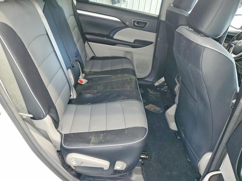 2017 TOYOTA HIGHLANDER LE PLUS 11