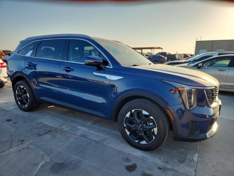2025 KIA SORENTO S 4
