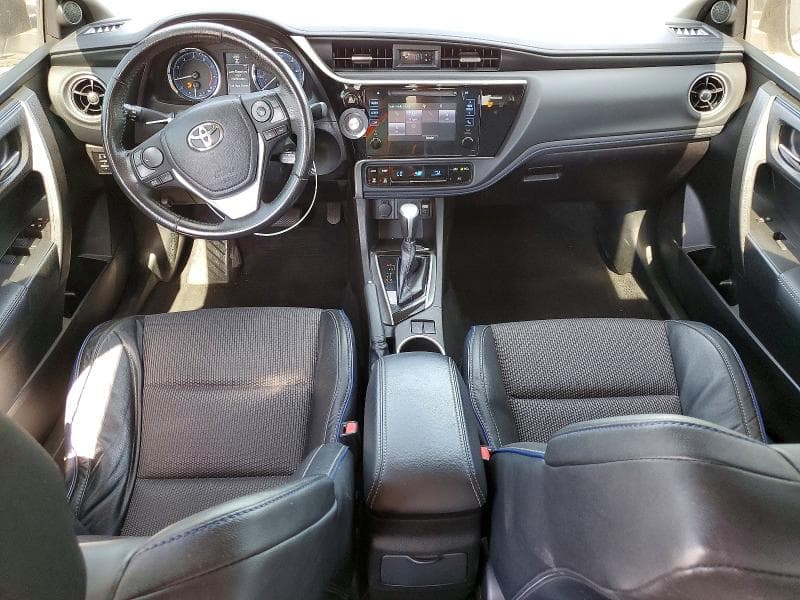 2017 TOYOTA COROLLA SE 8