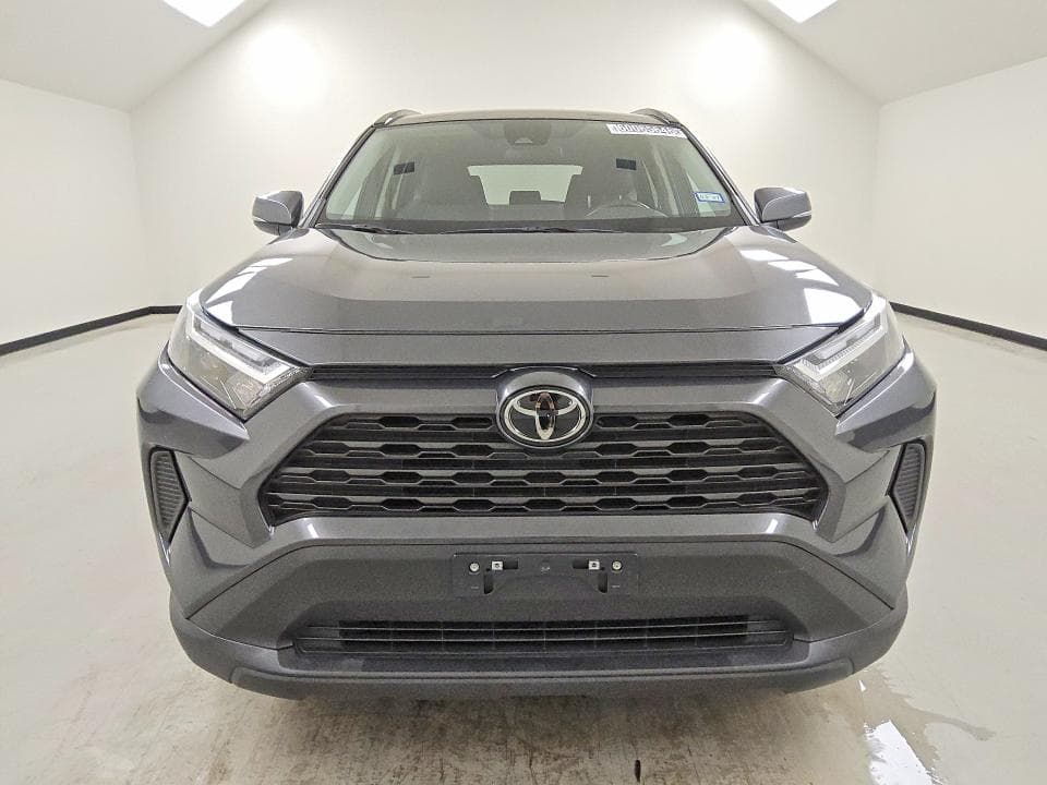 2024 TOYOTA RAV4 XLE 5