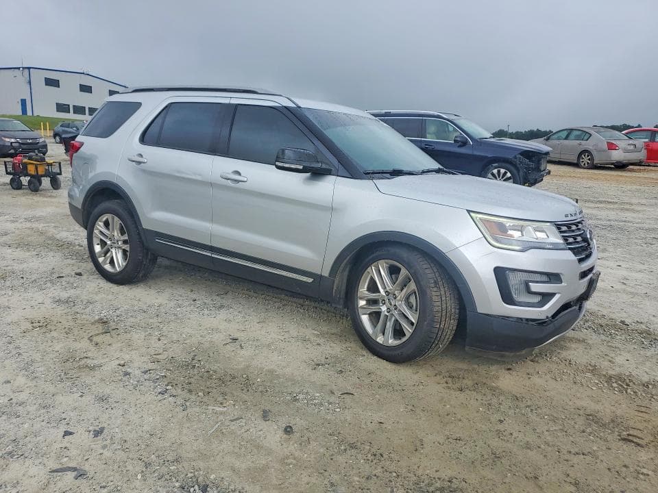 2017 FORD EXPLORER XLT 4