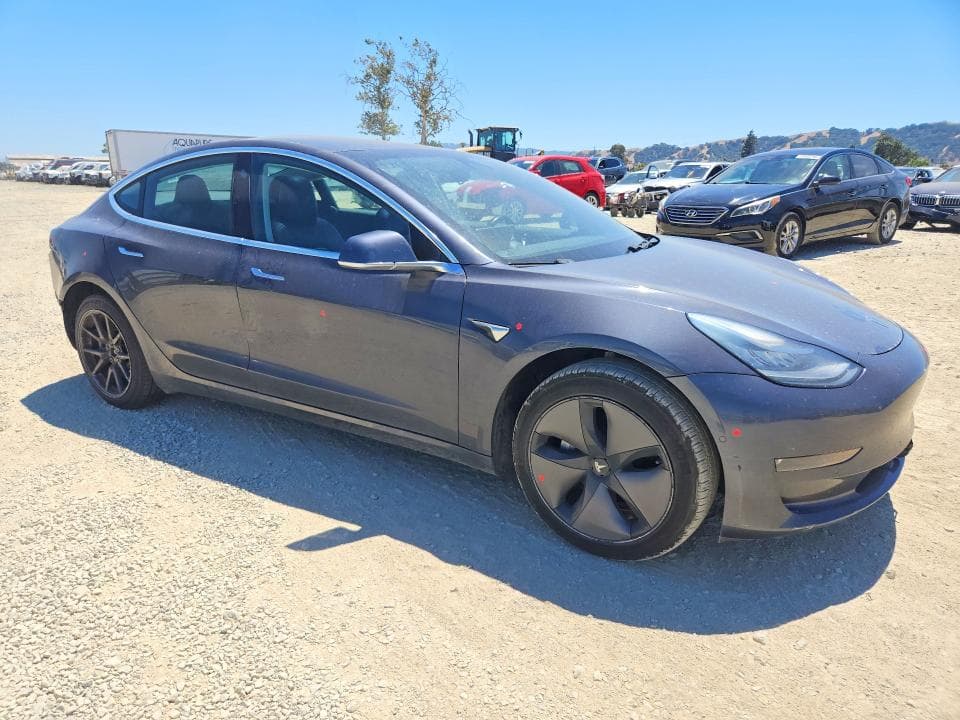 2018 TESLA MODEL 3 4