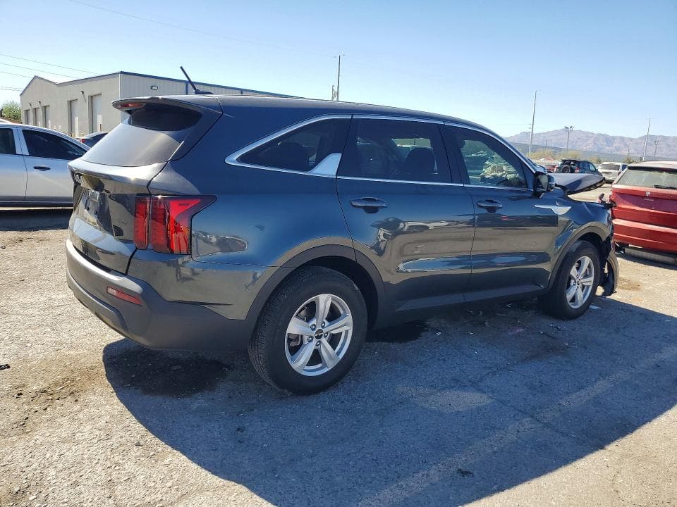 2023 KIA SORENTO LX 3
