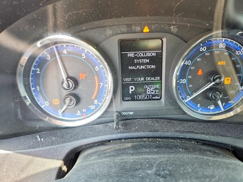 2019 TOYOTA COROLLA LE 9