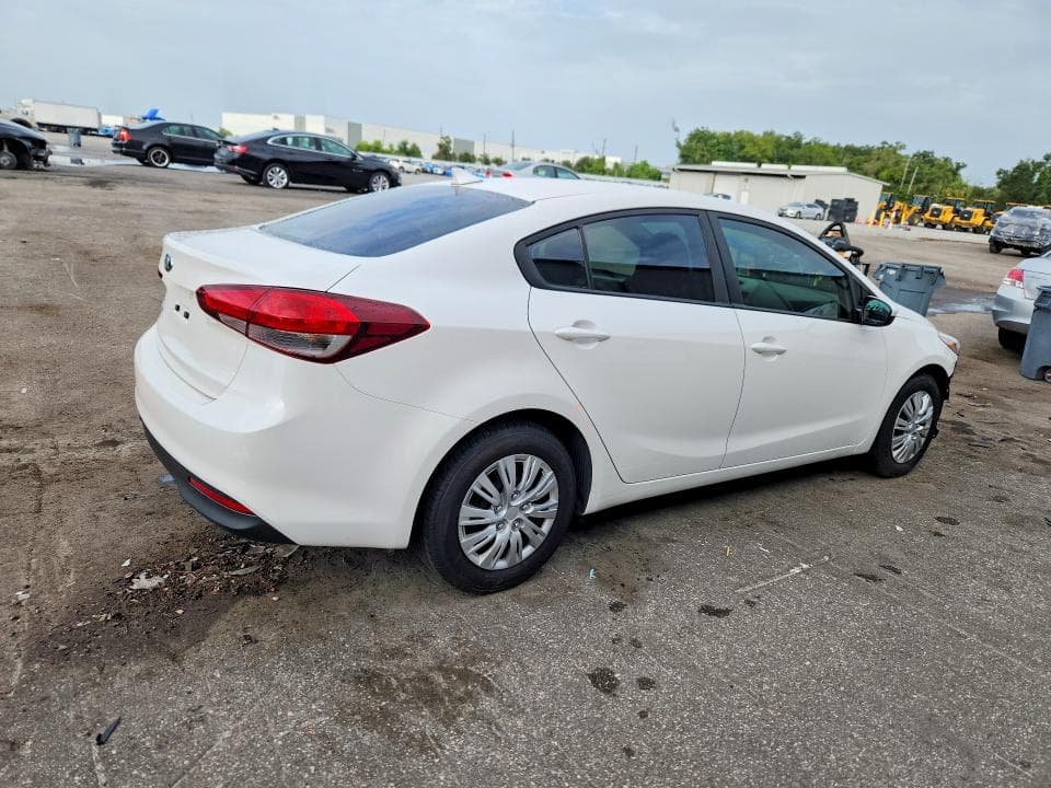 2017 KIA FORTE LX 3