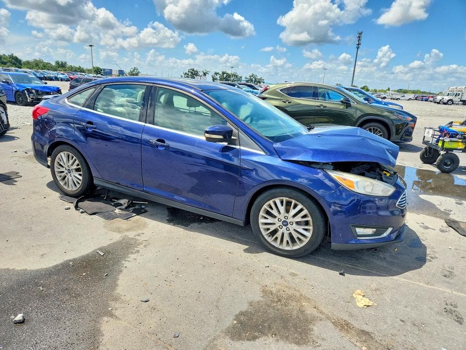 2017 FORD FOCUS TITANIUM 4