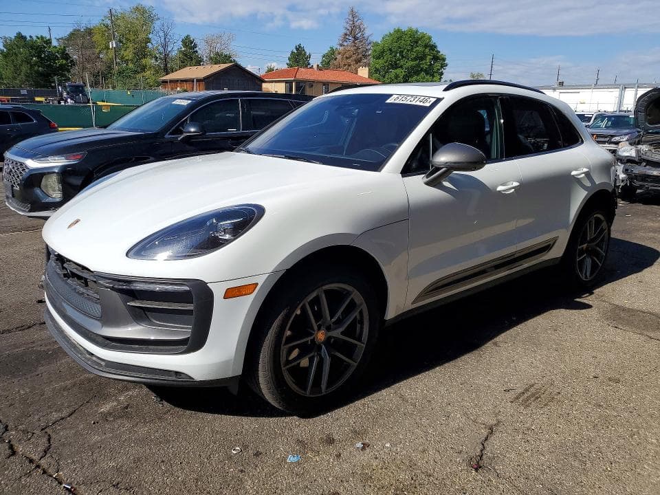 2024 PORSCHE MACAN BASE - 1
