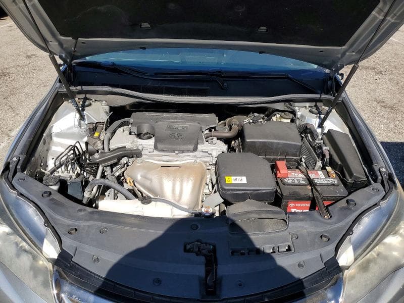 2017 TOYOTA CAMRY SE 11