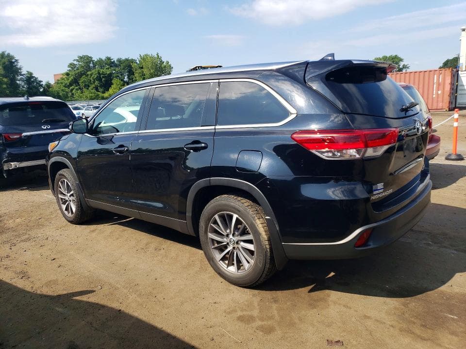2019 TOYOTA HIGHLANDER XLE 2