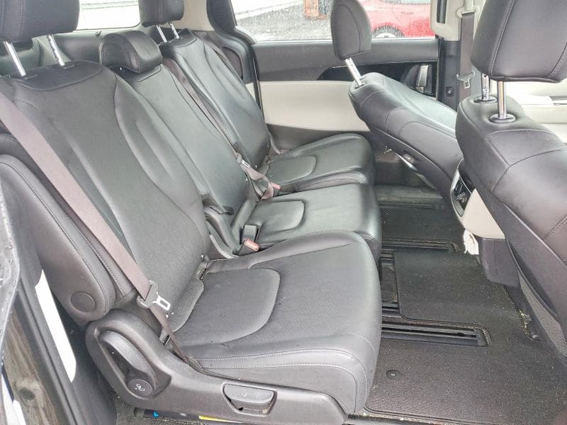 2024 KIA CARNIVAL SX 11