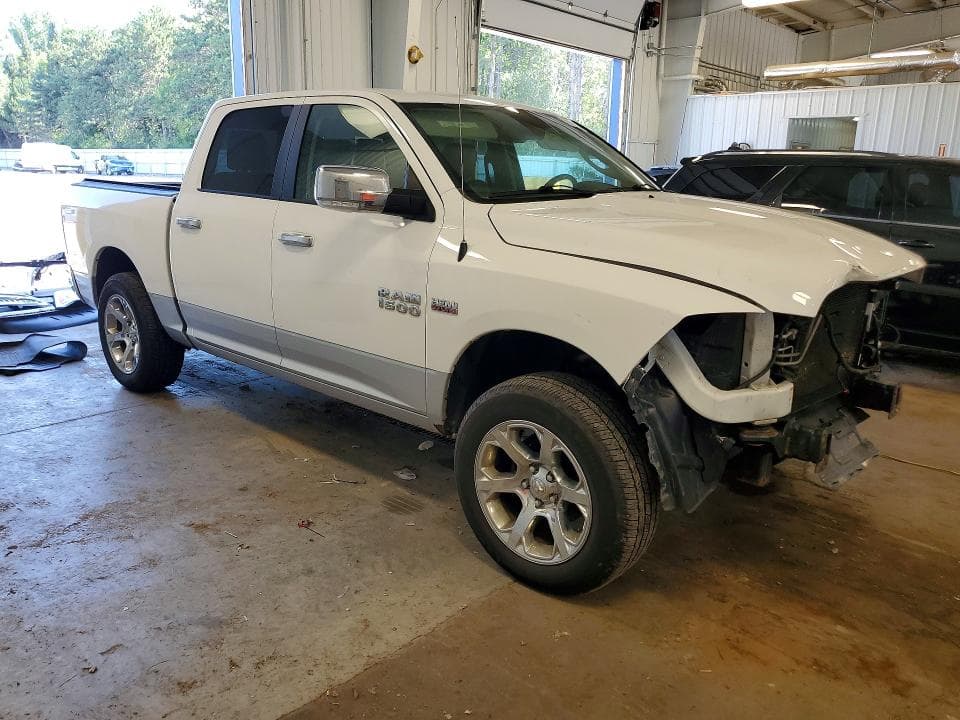 2017 RAM 1500 LARAMIE 4