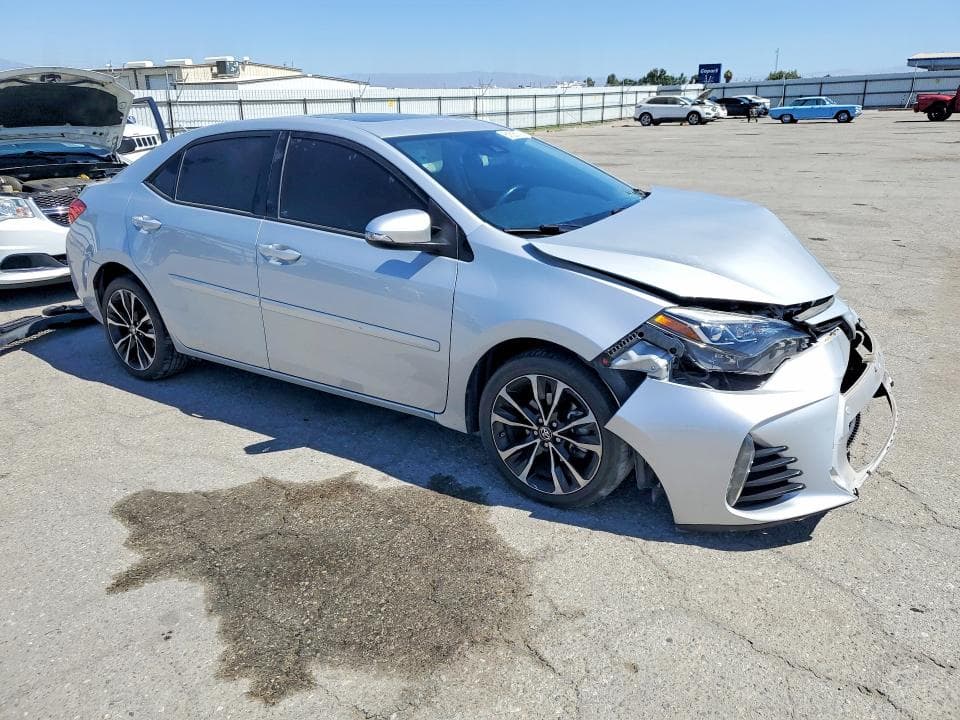 2017 TOYOTA COROLLA SE 4