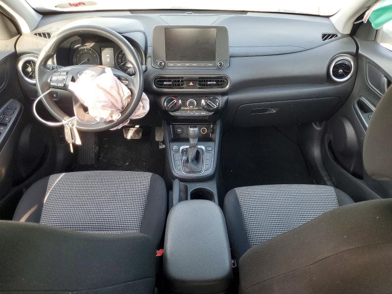 2023 HYUNDAI KONA SE 8