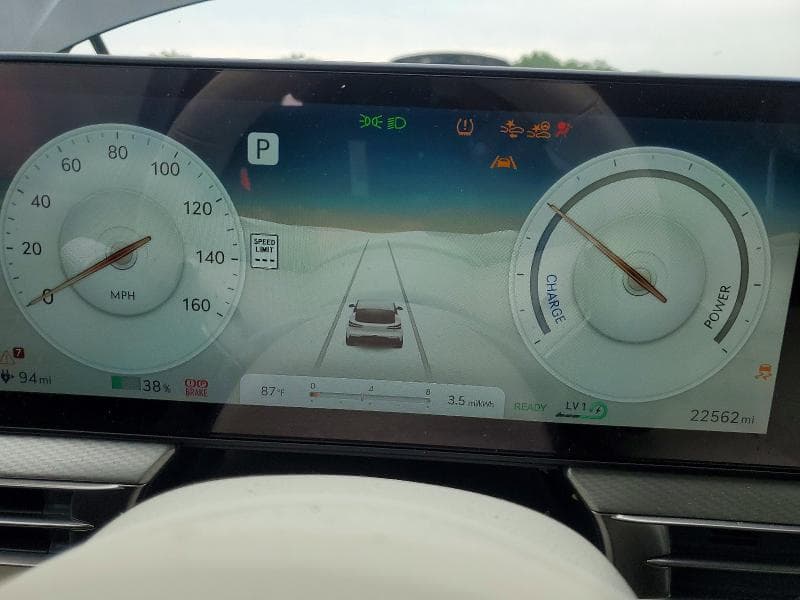 2025 GENESIS GV60 ADVANCED 9