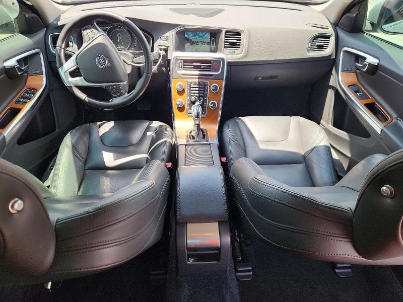 2017 VOLVO S60 PLATINUM 8