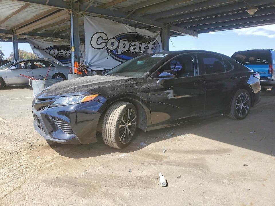 2019 TOYOTA CAMRY SE - 1