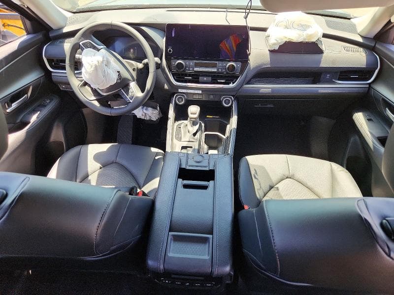 2025 TOYOTA GRAND HIGHLANDER XLE 8