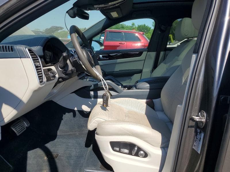 2020 PORSCHE CAYENNE S COUPE 7