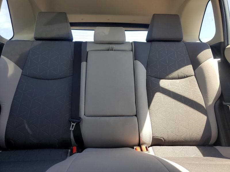 2022 TOYOTA RAV4 XLE 10